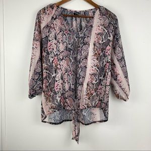 Ivory size Medium Women’s Pink Black Tan Animal Print Semi Sheer V-neck Blouse